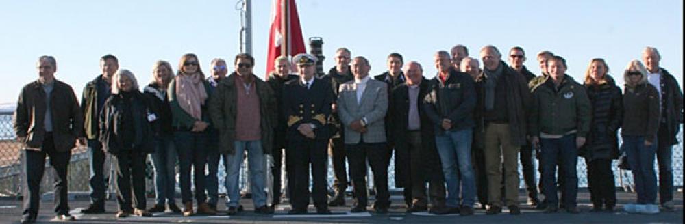 NATOdelegation besøger Ejnar Mikkelsen