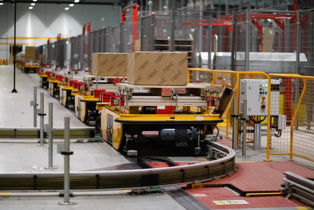 Körber Supply Chain forvandler NEXTs lager med avancerede RGV'er