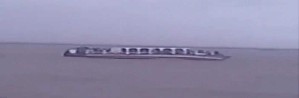 Her trækker færge 137 med sig i dybet